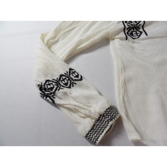 Mudd Tunic Top XS Boho Crinkle Gauzy Embroidered White Tassel Balloon Slv - Picture 9 of 12